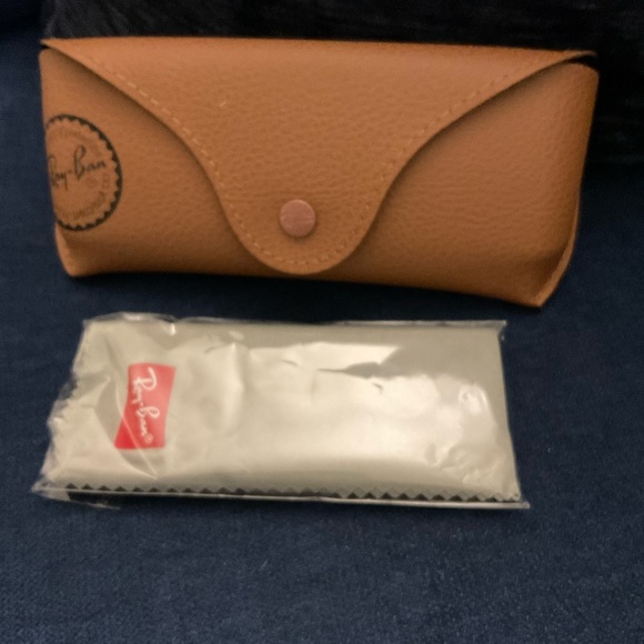 Ray-Ban NWT New Wayfarer sunglasses - Picture 8 of 10